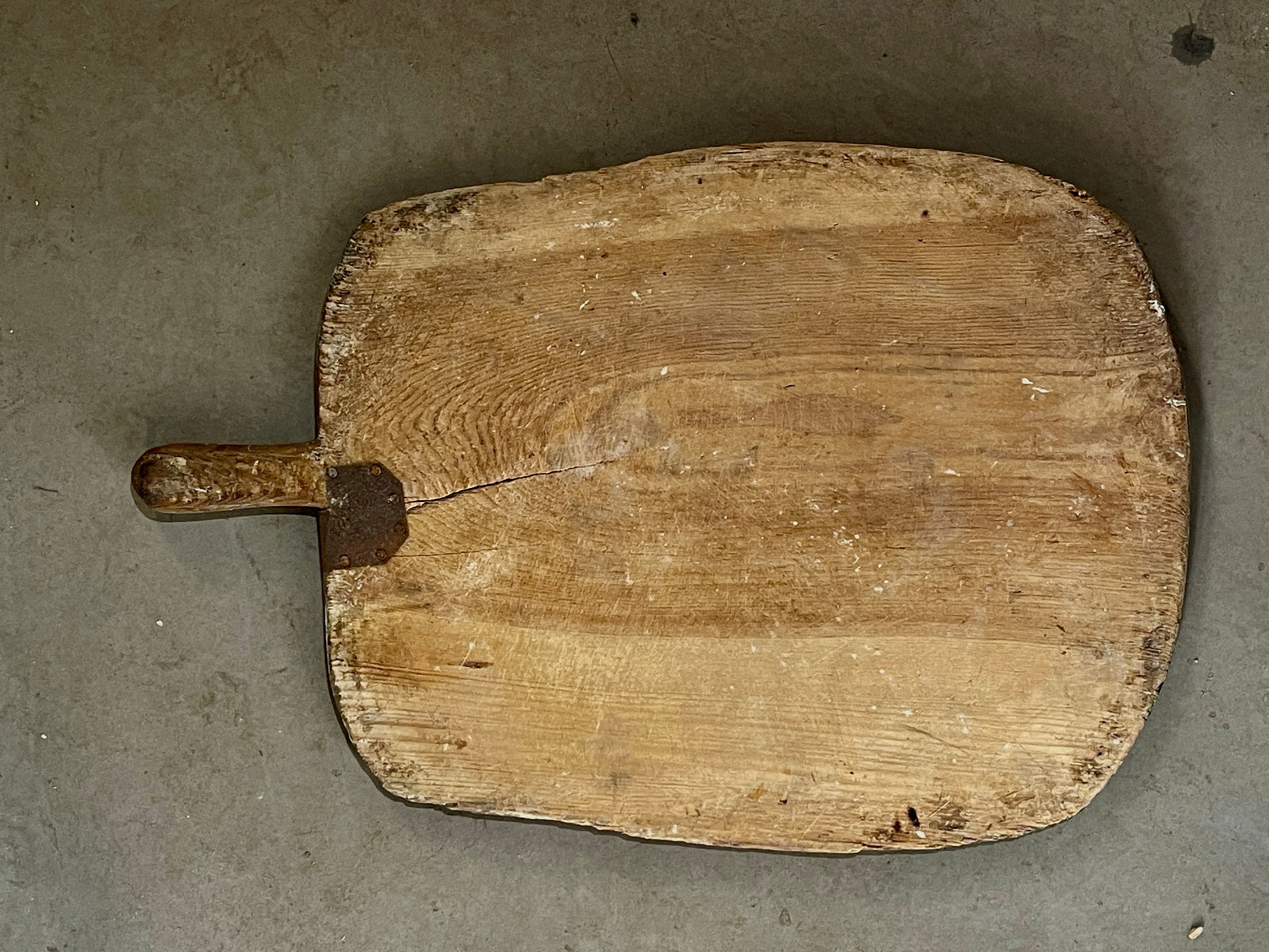 French Provincial Pine Cutting Board (1 of 2)