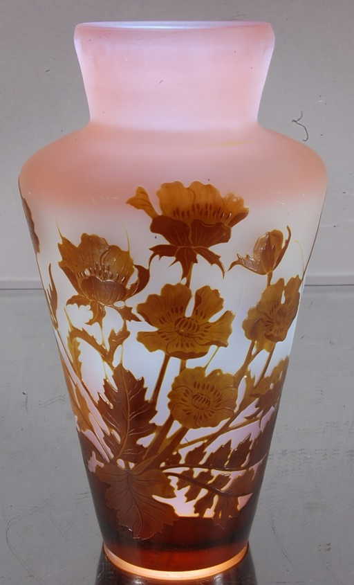 Download 80: Emile Galle´ Cameo Art Glass Vase