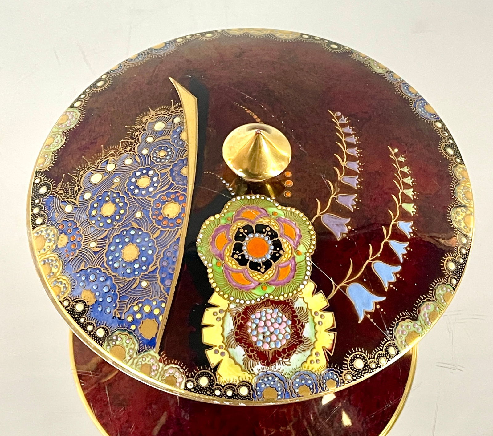 Carlton Ware "Bell" Pattern covered Dish: Signed on bottom, #4009, #3789. 3"t x 7"d, England, circa 1920.