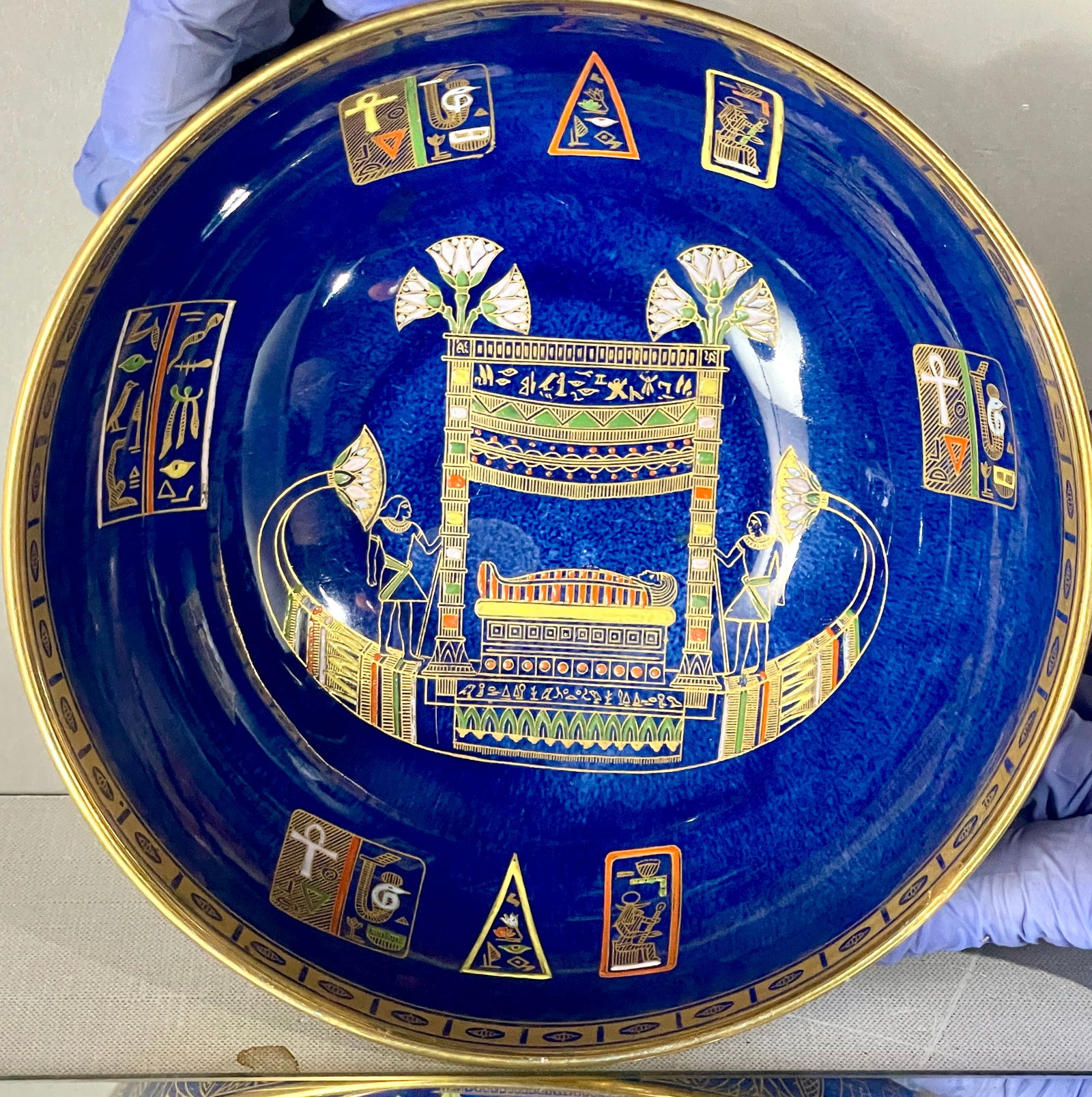 A Carlton Ware Tutankhamun Bowl (1 of 4)