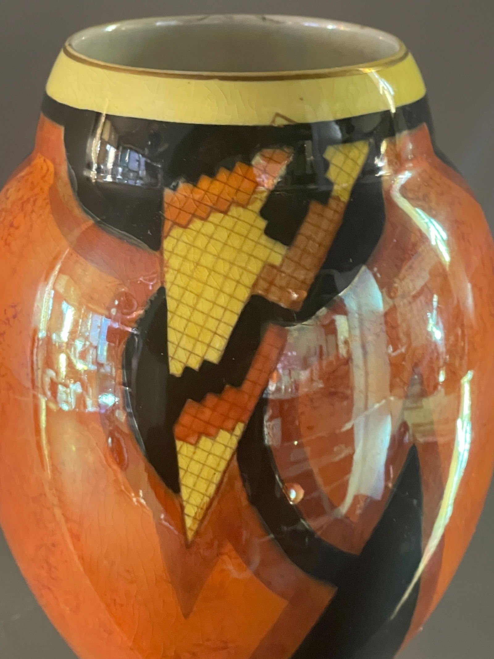Carlton Ware Art Deco "Jazz Stitch" Pattern Vase (1 of 4)