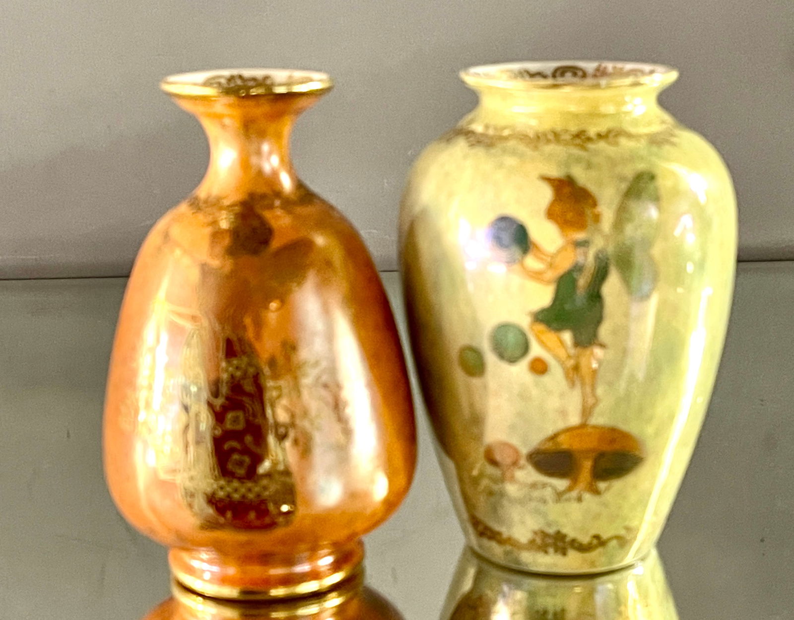 2 Crown Devon Lustrine Fieldings Vases (1 of 8)