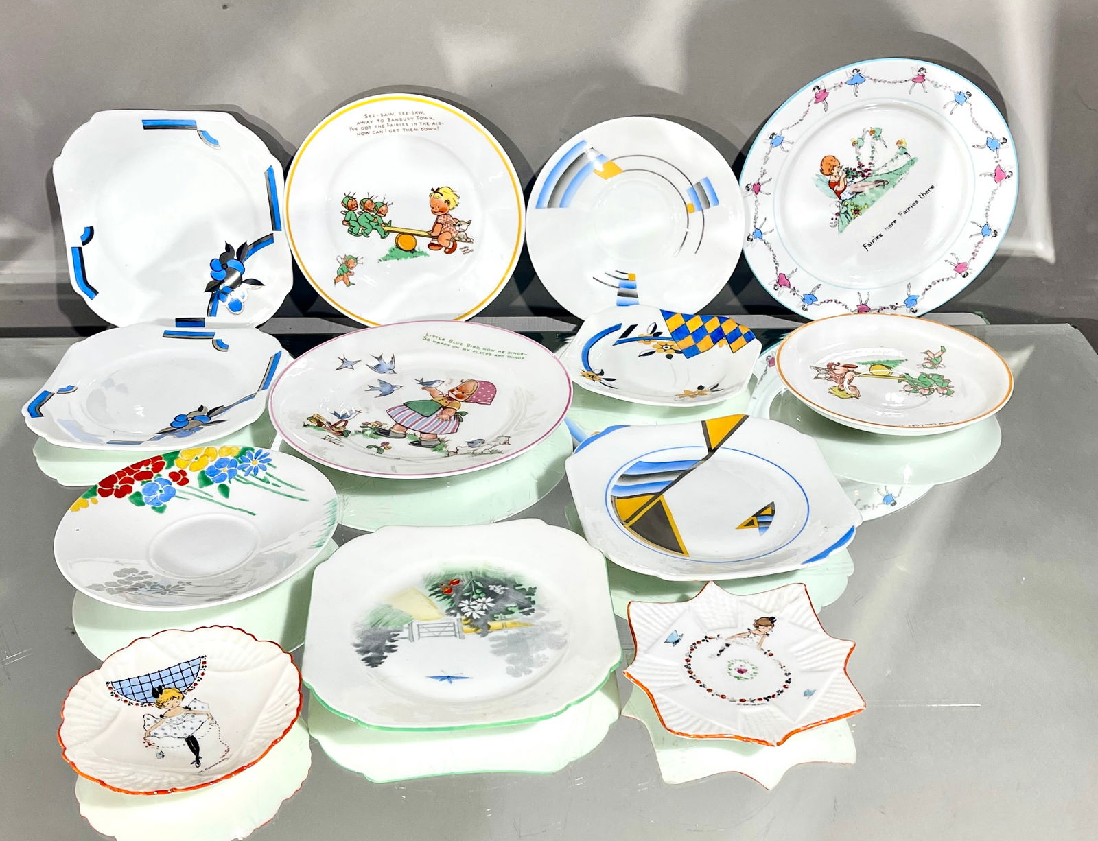 13 Shelley Saucers: Various models. DIMENSIONS: 7"d, 5 1/2"d, 4"d ORIGIN: England CIRCA: 1930.