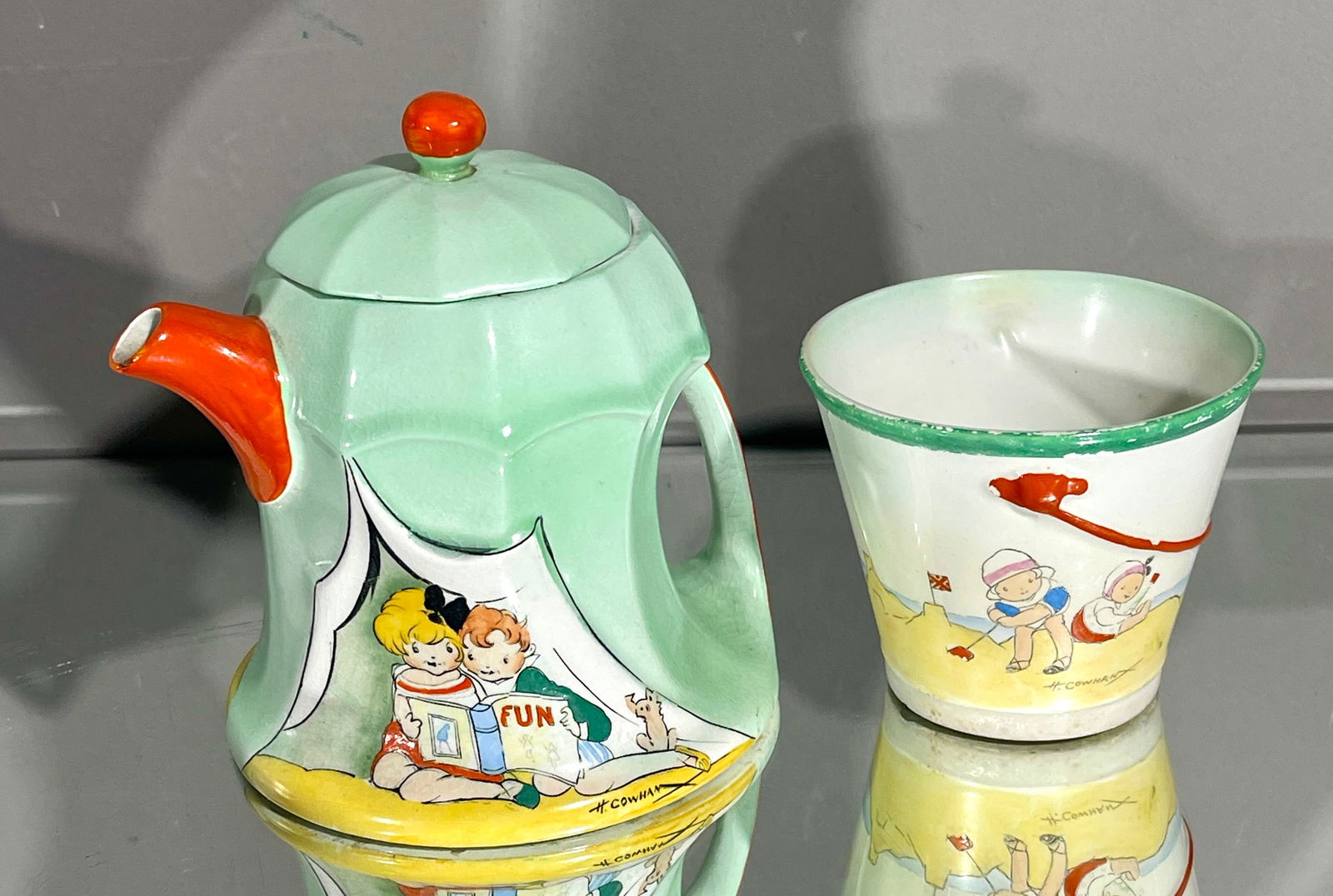 Hilda Couham for Shelley Art Deco Tea Pot & Sugar: DIMENSIONS: tea pot 6"t x 5 1/2"d x 7" sugar 3" x 3 1/4" ORIGIN: England CIRCa: 1970.