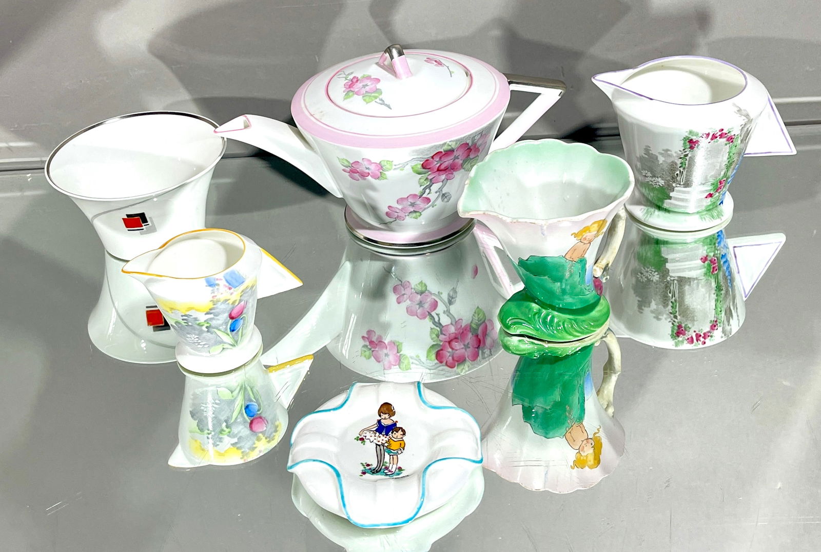 6 Various Shelley Pieces: DIMENSIONS: tea pot 4 1/2" x 3 1/2"x 2 1/2" ORIGIN: England CIRCA: 1970.