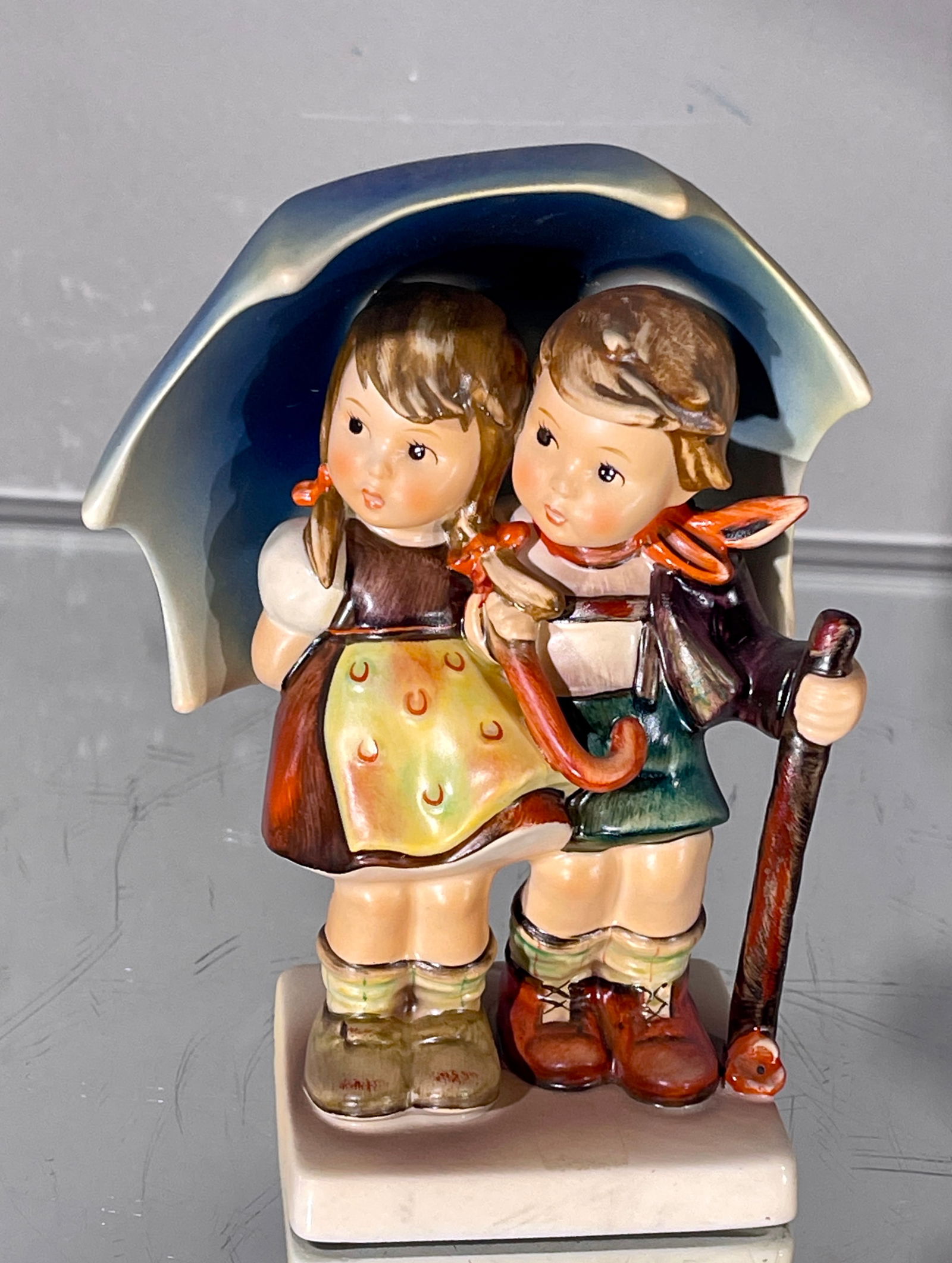 Goebel Hummel Stormy Weather (1 of 3)