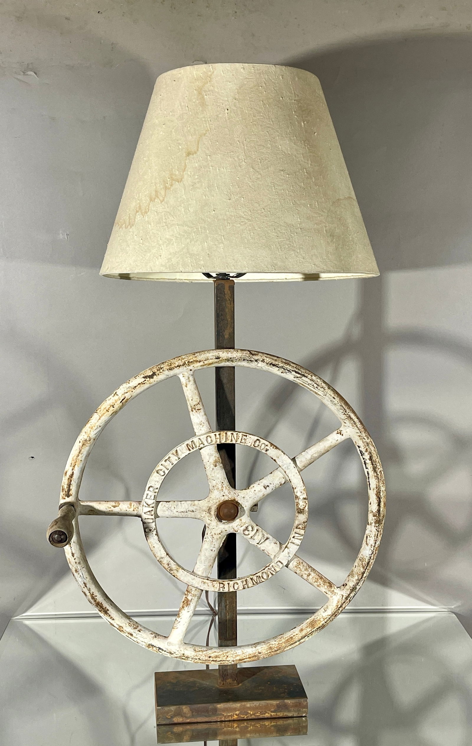 Vt. American Industrial Cast Iron Table Lamp (1 of 2)