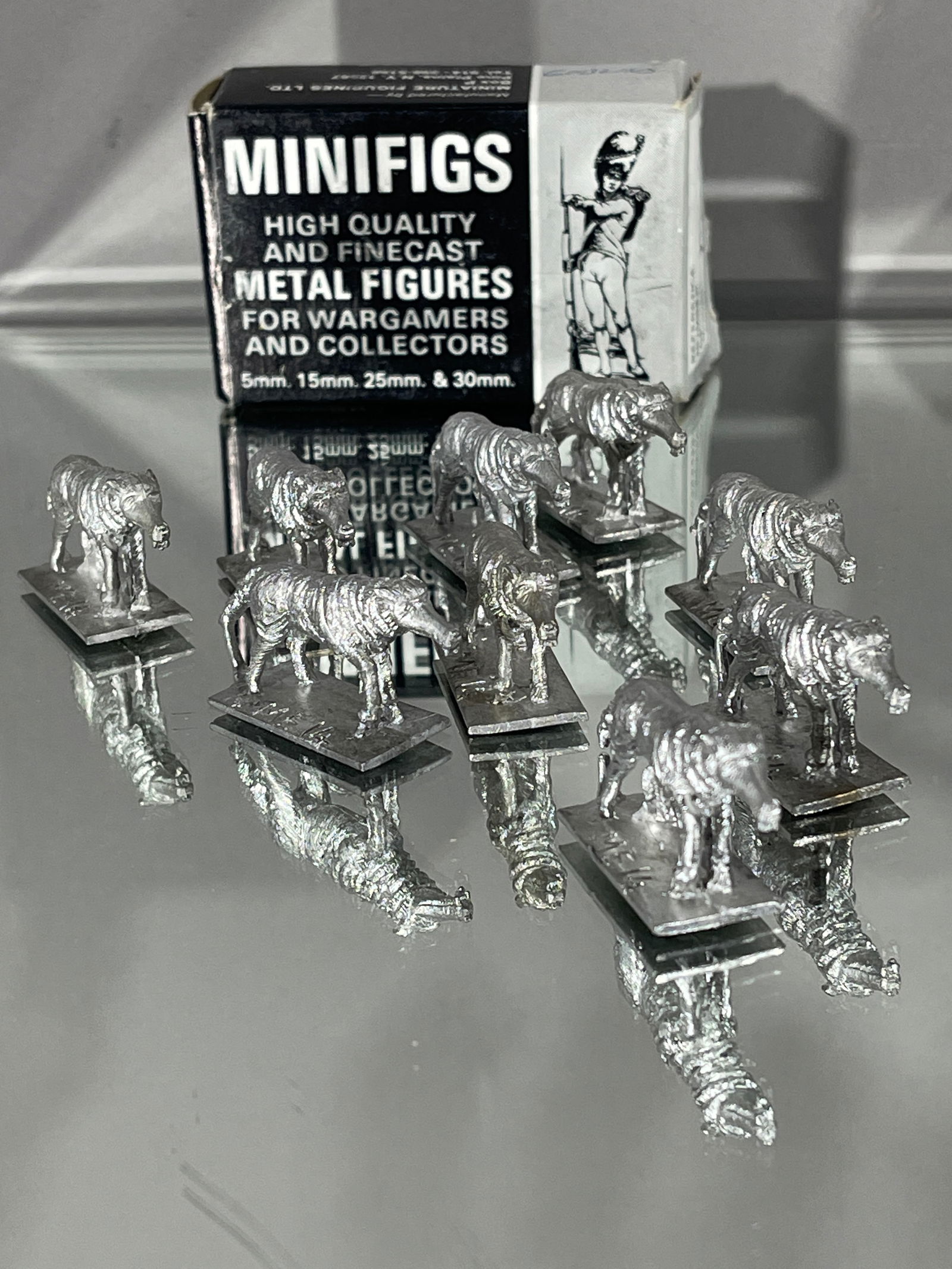 43 MiniFigs - 2