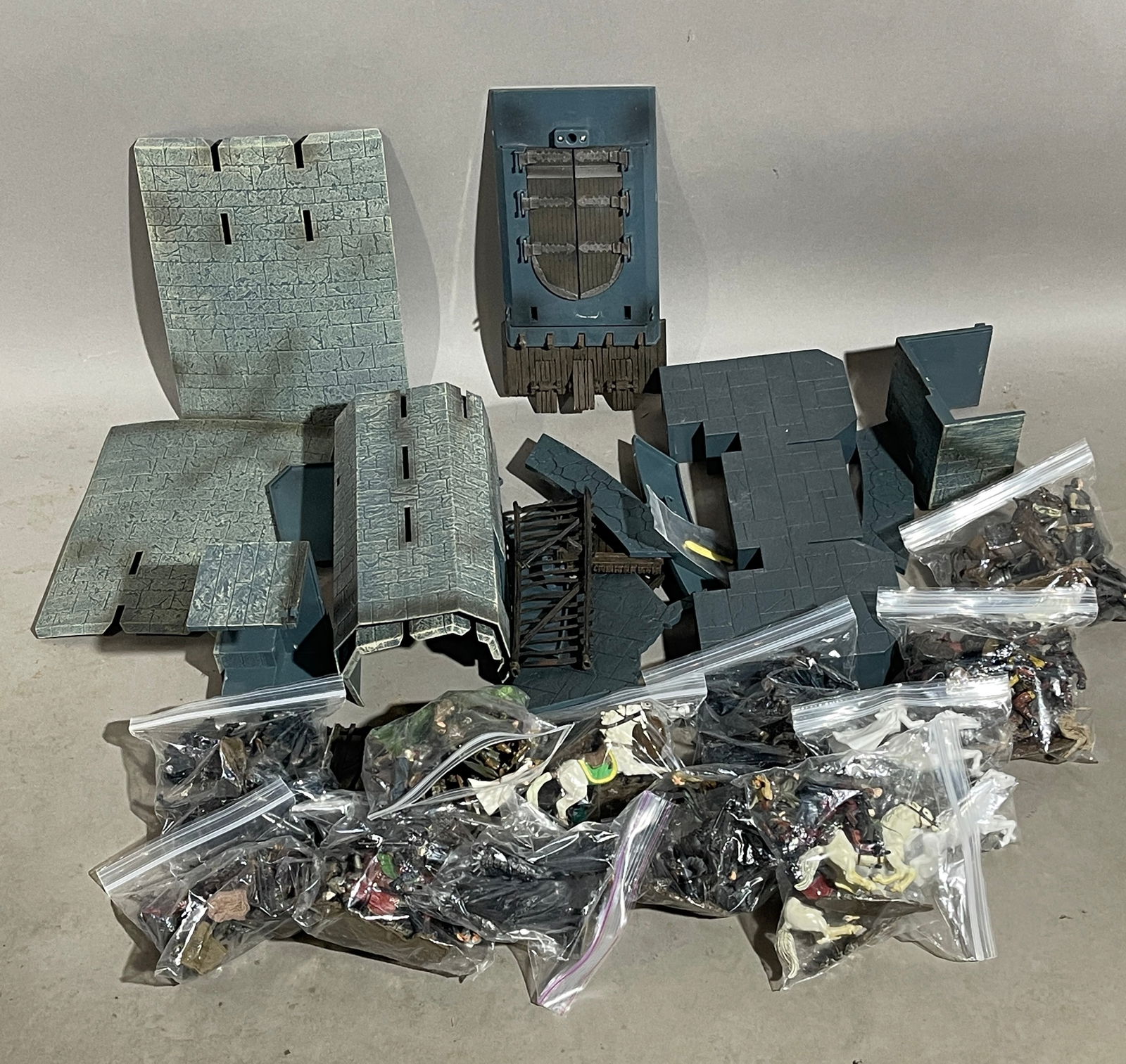 Lord of the Rings: Armies of Middle Earth Battle. No box. CIRCA: 2015.