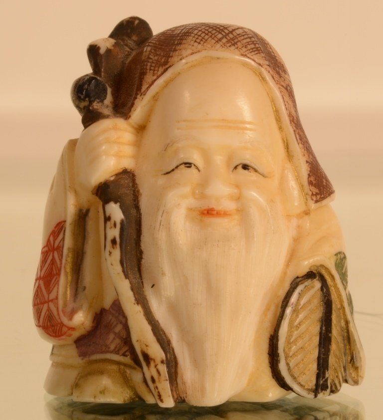 Chinese carved Ivory Netsuke: 1 1/2" t. Ca. 1900