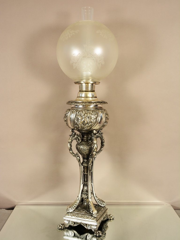 American Victorian Banquet Lamp (1 of 2)