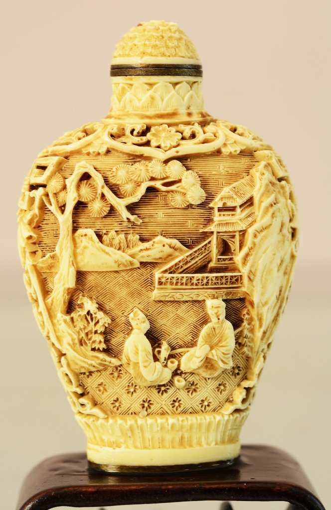 Chinese snuff bottle on stand. (1 of 1)
