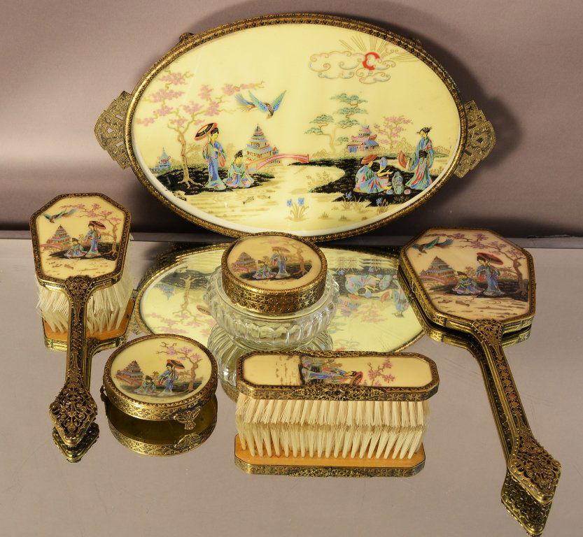 Japanese 6 piece dresser set (1 of 2)