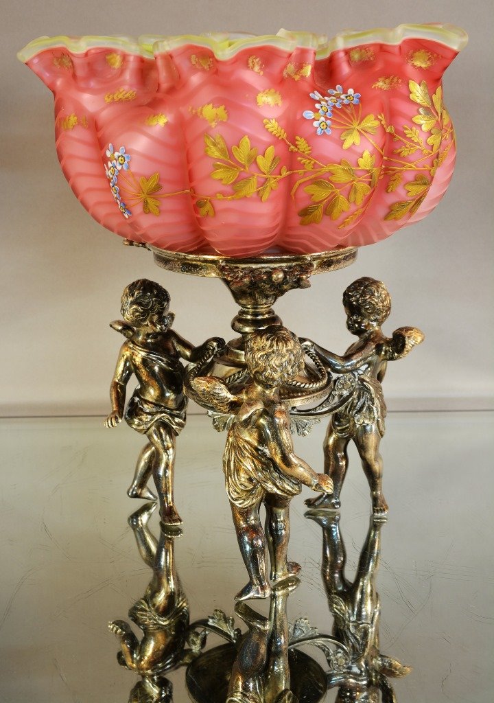 Attributed to Thomas Webb art glass bowl (1 of 1)