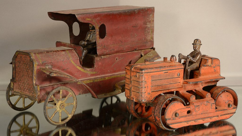 Tin truck and cast iron tractor (1 of 1)