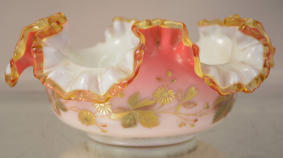 Victorian Ruffled & Folded Case Brides Basket (1 of 1)