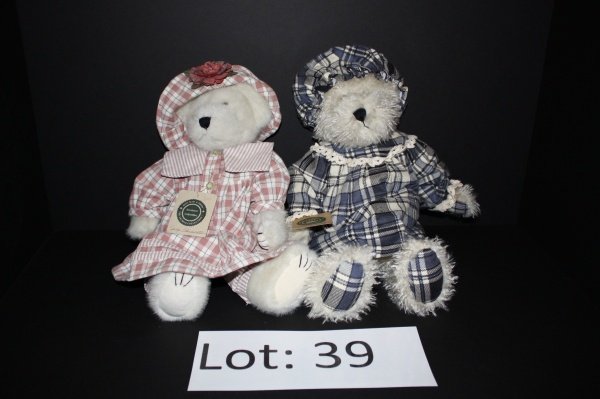 Pair of Boyd's Bears: Two charming Boyd's Bears with plaid dresses. Piper in pink and Grace in blue.