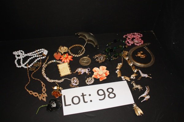 Lot of Vintage Costume Jewelry Hattie Carnegie: Lot of Vintage Costume Jewelry Hattie Carnegie