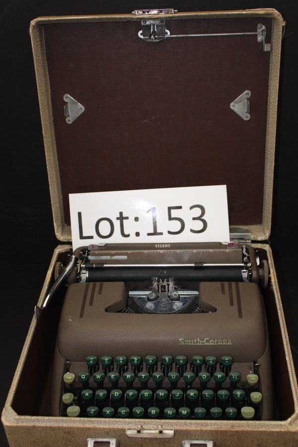 Smith Corona Portable Typewriter "Silent": Smith Corona Portable Typewriter "Silent"