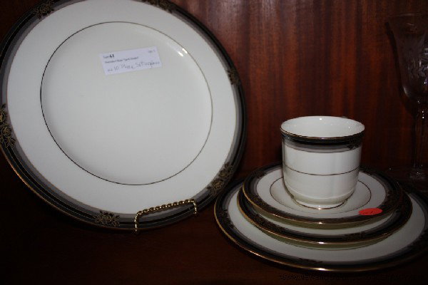Noritake China "Spell Binder": 10 - 5 piece place settings of Noritake "Spell Binder"