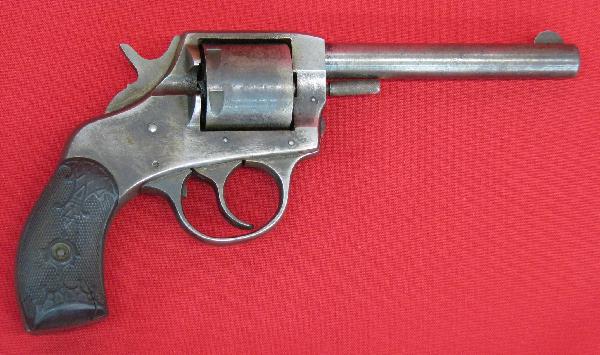 Harrington & Richardson Revolver, Victor Model, Se: Harrington & Richardson Revolver, Victor Model, Serial #45262, .32 S&W cal., 4 1/2'' Barrel, Appears in Working Cond., Manufacture Began 1883, from the Estate of Richmond's ''Sergeant Santa'' Dalton D