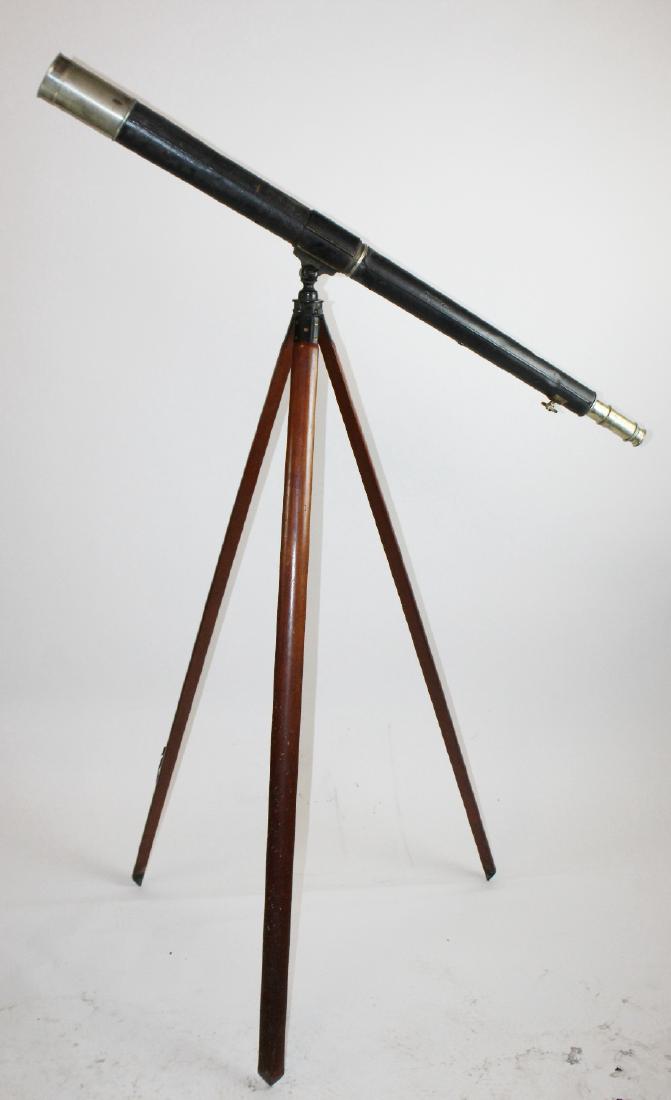 Antique Ross of London telescope on tripod base (1 of 4)
