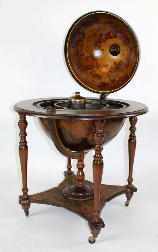 Vintage Italian Globe Bar With Ed Interior