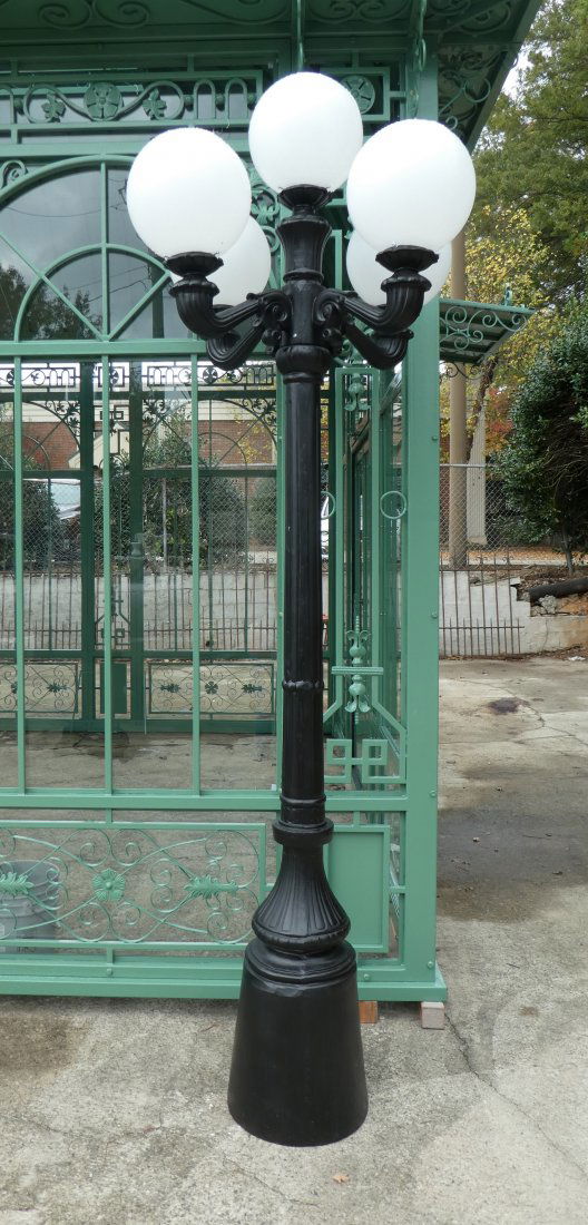 Cast aluminum 5-arm streetlight (1 of 3)