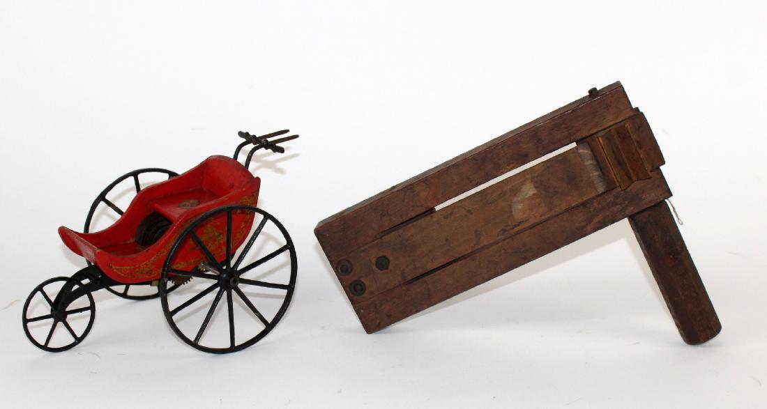 Lot of primitive decoratives (1 of 4)