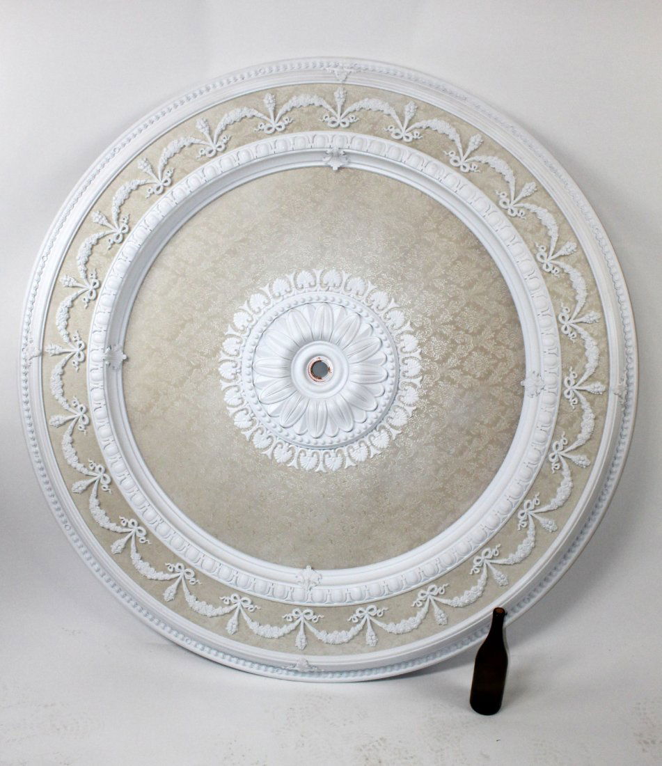 Large decorative round ceiling medallion (1 of 3)