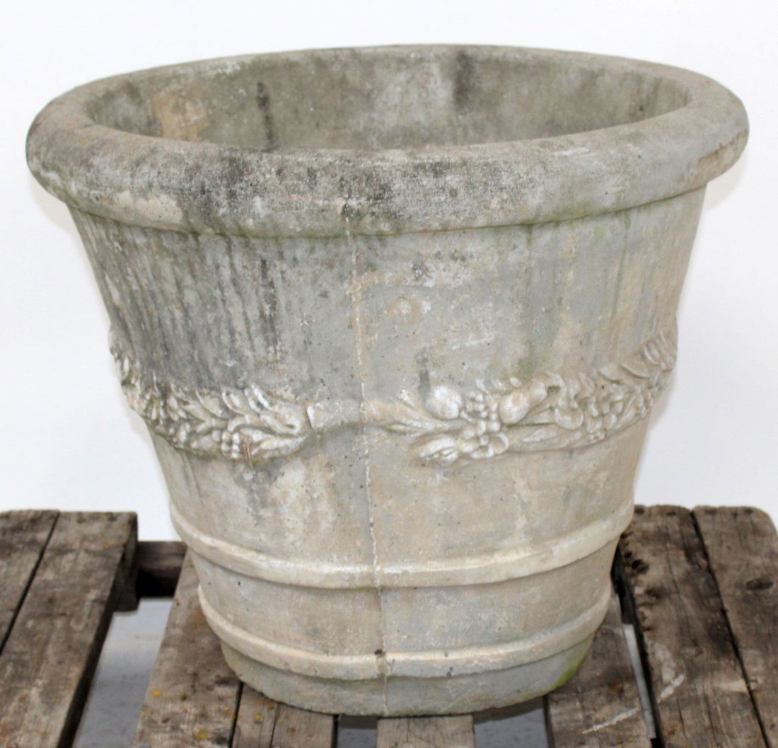Large cast concrete planter (1 of 4)