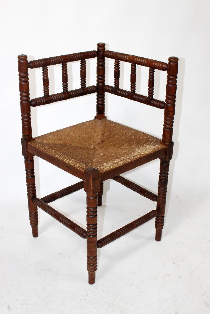 Single bobbin carved corner chair. (1 of 5)
