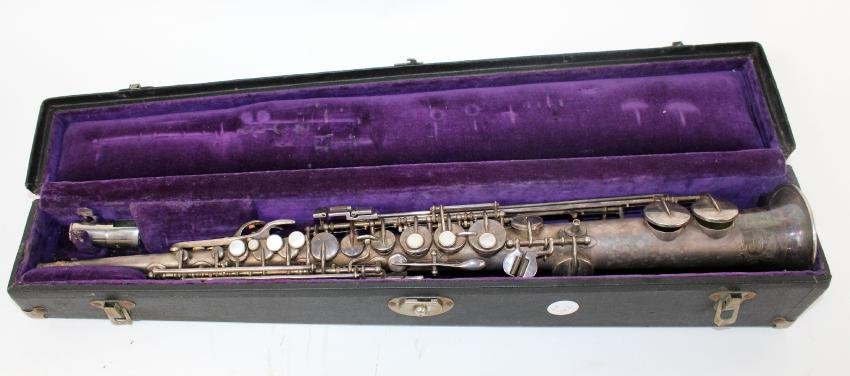 Buescher Elkhart straight saxophone in case (1 of 8)