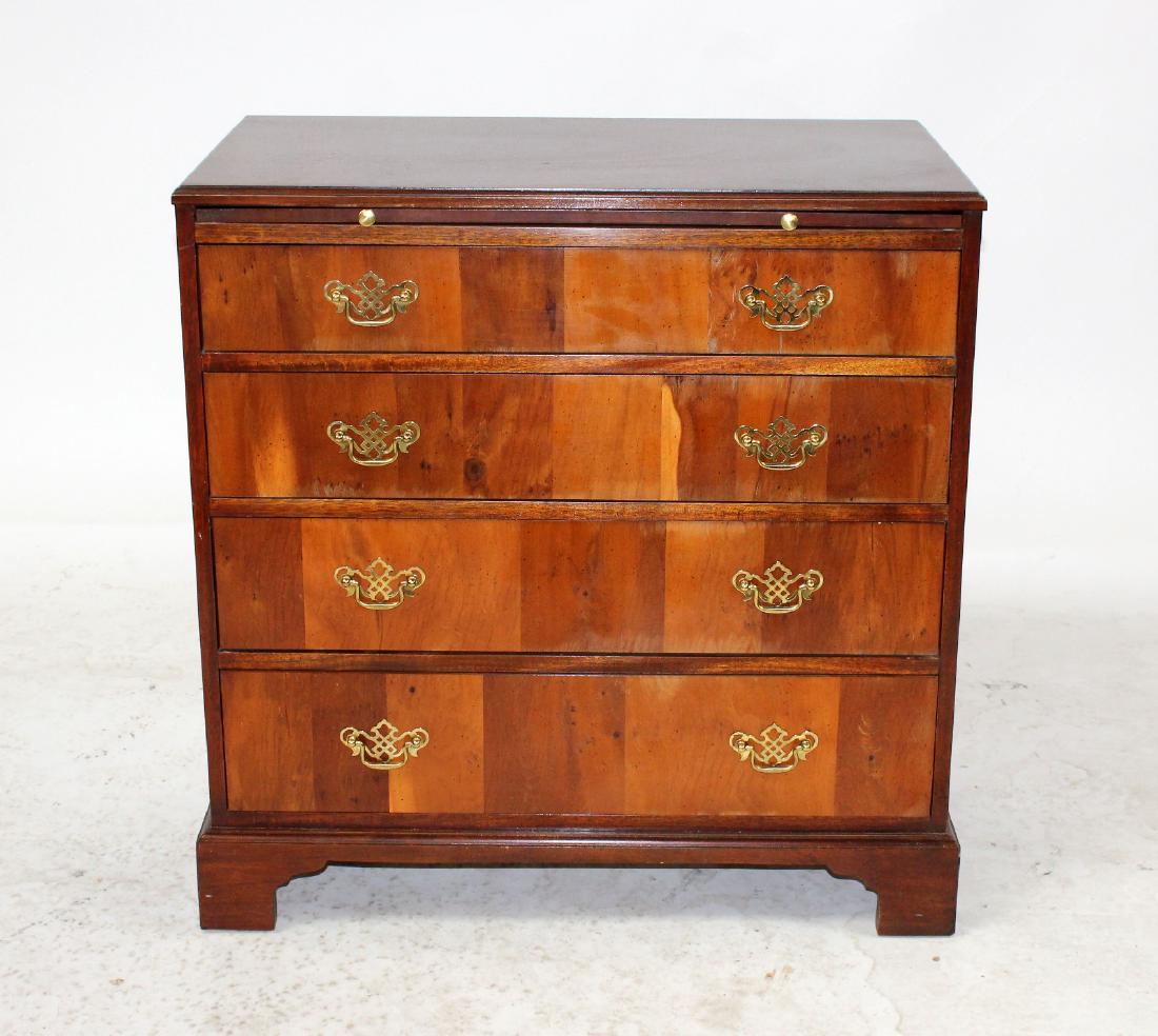 Baker 4 drawer mahogany chest (1 of 8)