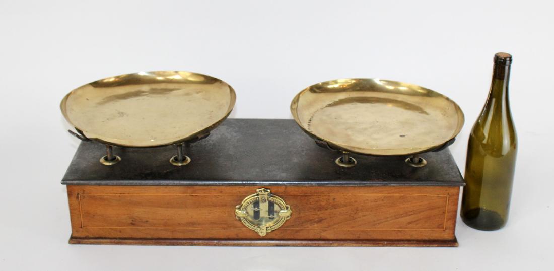 French grocers balance scale with brass pans (1 of 5)