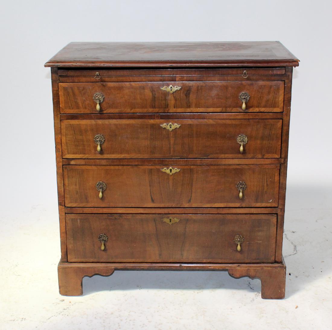 English Georgian style 4 drawer chest (1 of 6)