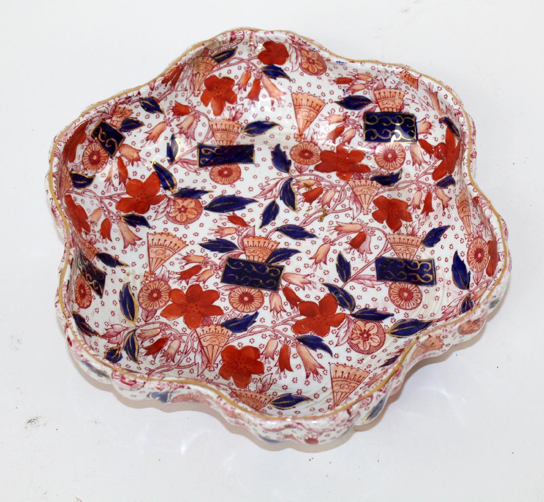 Porcelain Imari scalloped edge plate (1 of 3)