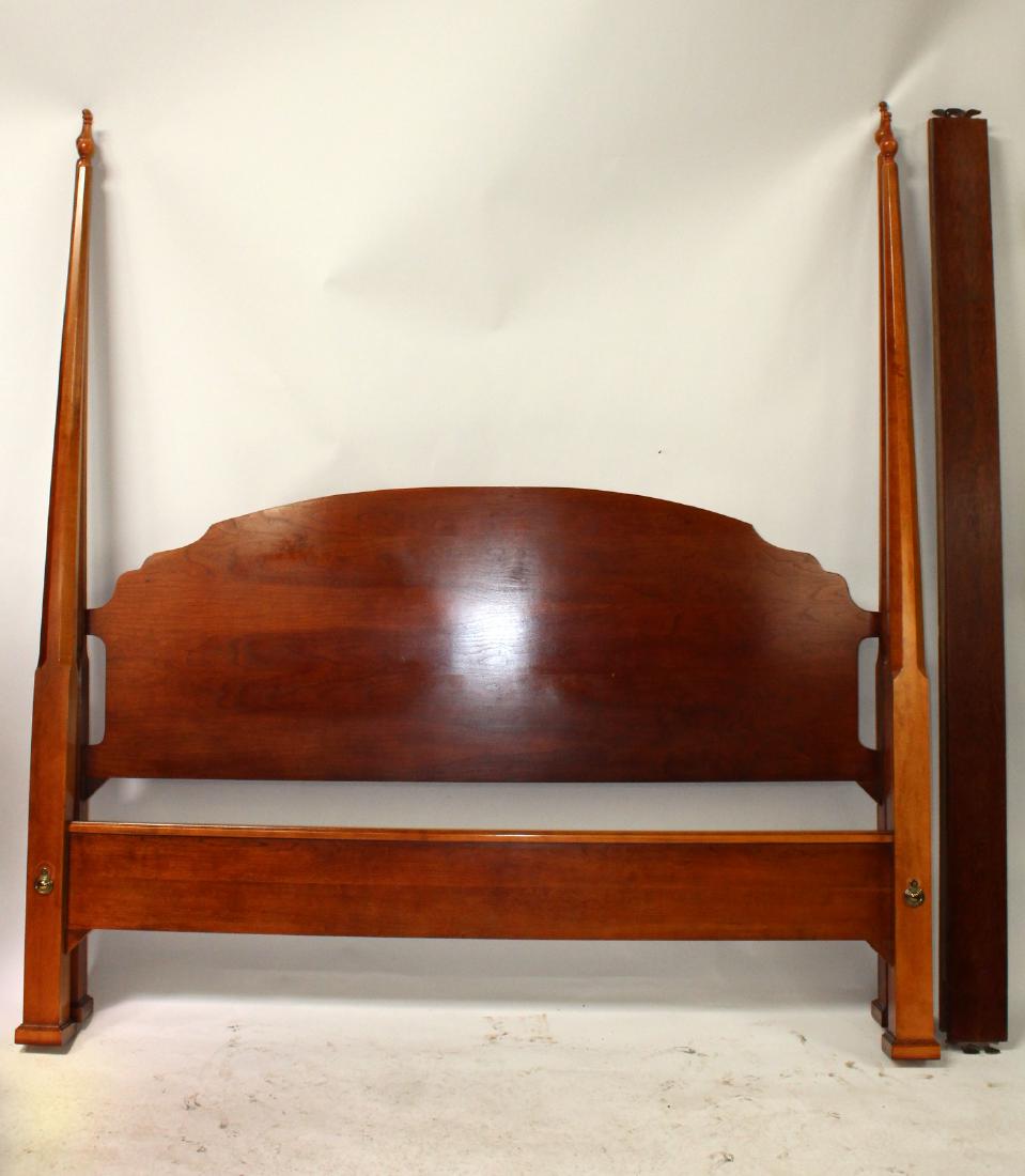 King size 4 poster bed in mahogany: King size 4 poster bed in mahogany. Stanley Furniture Co. 88"h x 78"w
