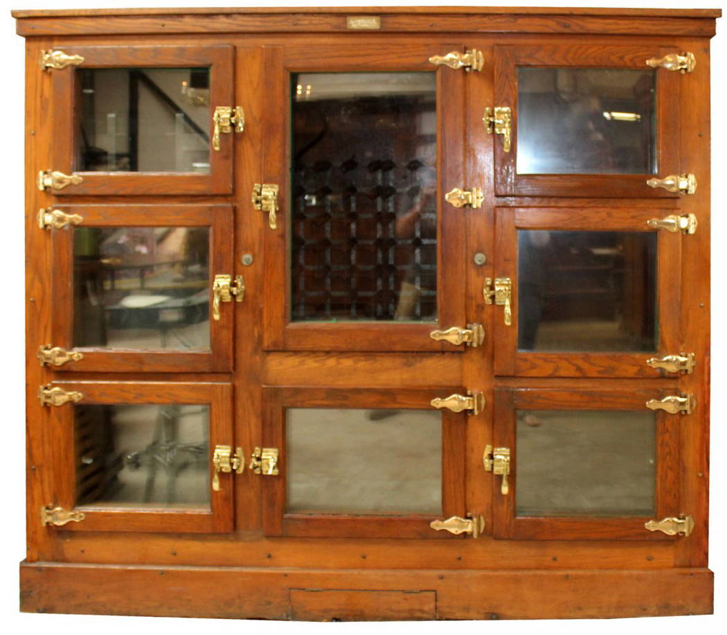 Antique American McCray grocers ice box in oak Jul 13, 2019 King