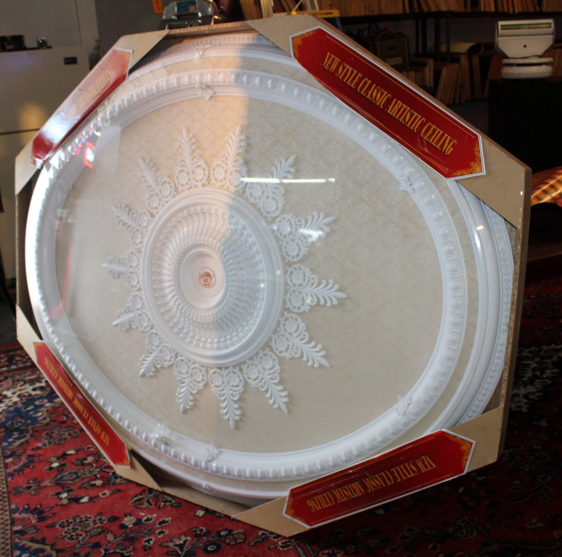 Decorative ceiling medallion (1 of 4)