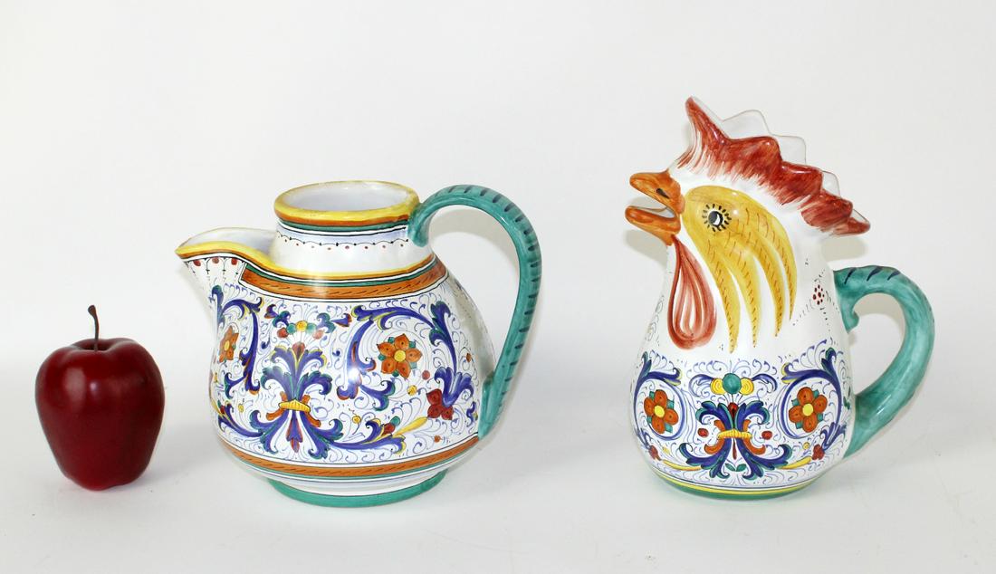2 Italian Deruta pottery pitchers (1 of 6)
