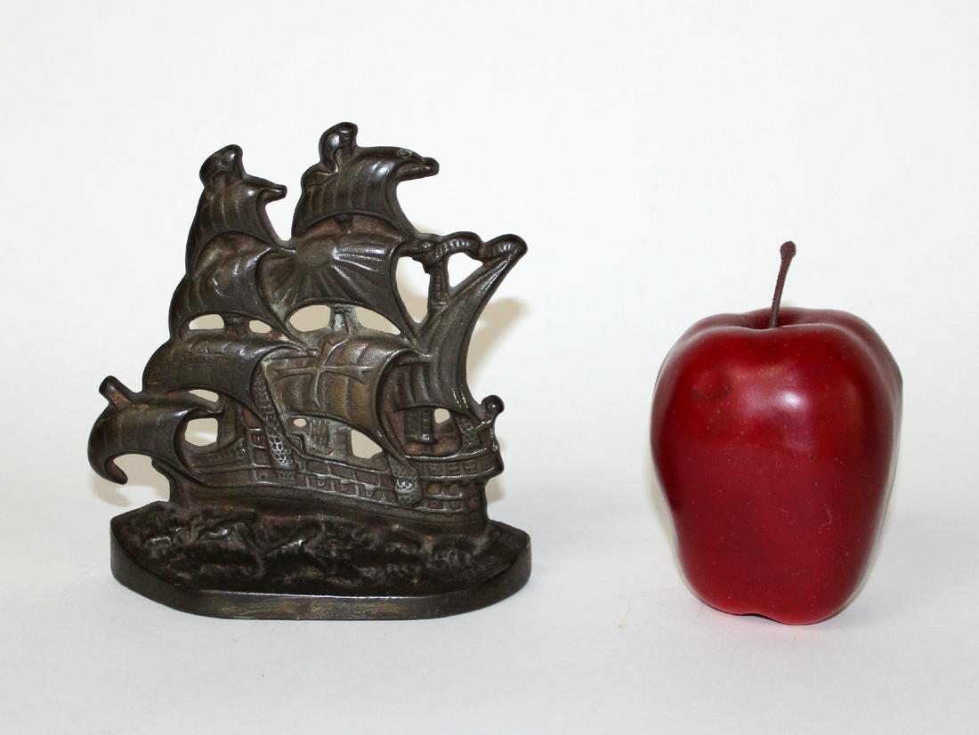 English Galleon Ship cast iron door stop (1 of 5)