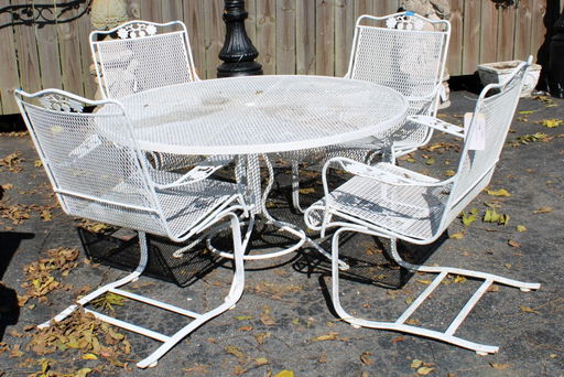 Vintage White Iron Patio Table And Chairs Set Nov 21 2019