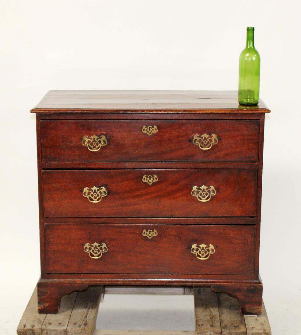 Antique Georgian oak chest of drawers (1 of 10)