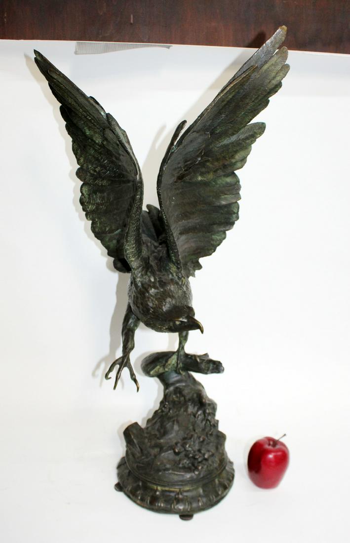 Bronze statue of eagle on branch after Moignez (1 of 11)