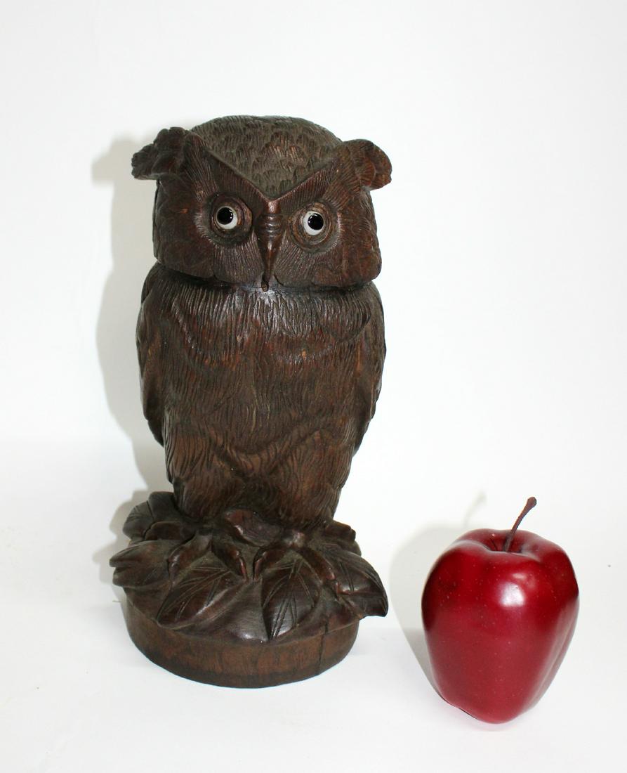 French Black Forest owl form tobacco box (1 of 13)