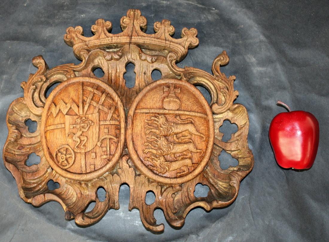 French carved oak crest with coat of arms (1 of 8)