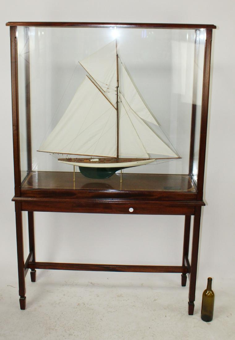 Model of 1895 Americas Cup Sailing Yacht Defender (1 of 8)