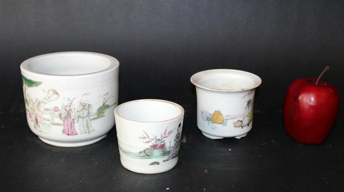 3 Chinese porcelain cachepots (1 of 5)