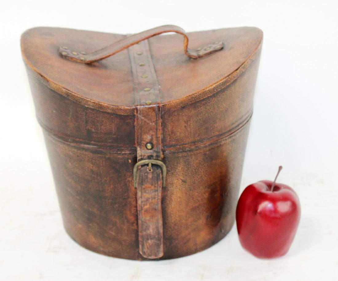 English leather shaped hat box (1 of 9)